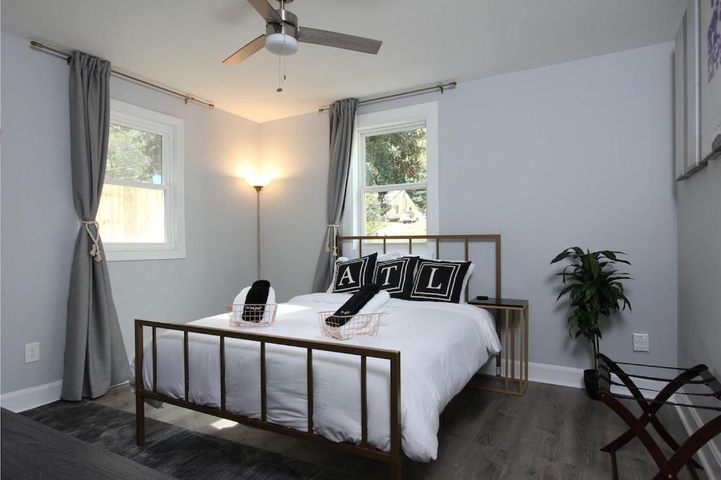 West End Bungalow Perfect To Work, Play, & Escape แอตแลนตา ภายนอก รูปภาพ
